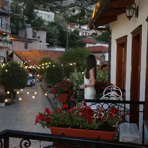  Hotel Castriota Albania